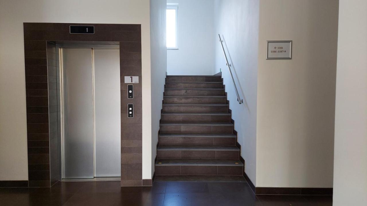 Apartment Moser 1303 Karlovy Vary Bagian luar foto
